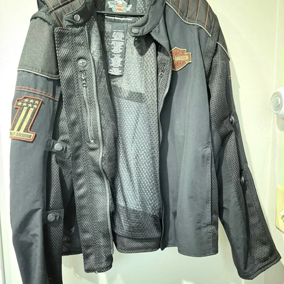 Harley-Davidson Black 3 in 1 Men’s Riding Jacket. Size XL. Like New!